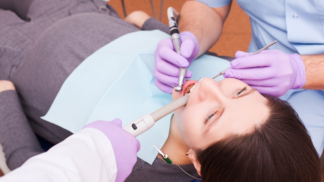 How to Find a Reliable Dentist Near Me: Why Choosing a Dentist in Beverly Hills is Ideal